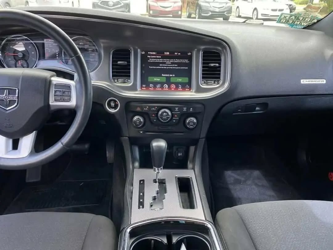 Dodge CHARGER R/T view 5