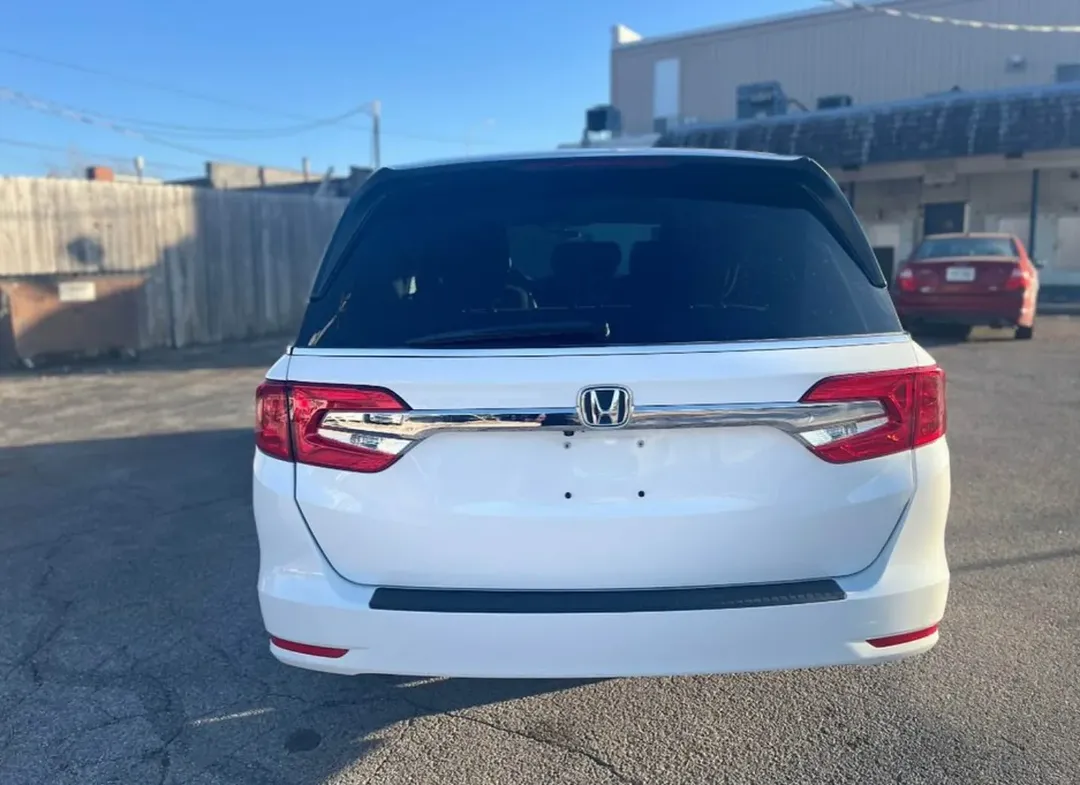 Honda Odyssey LX view 4