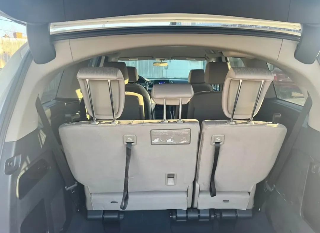 Honda Odyssey LX view 6
