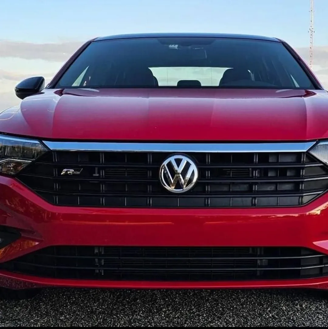 Volkswagen Jetta R-Line view 2
