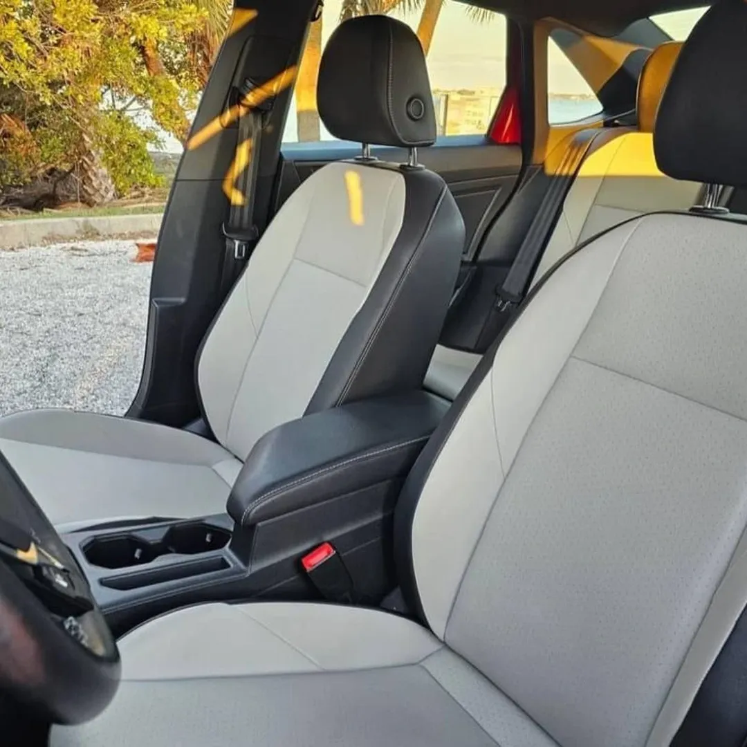 Volkswagen Jetta R-Line view 7