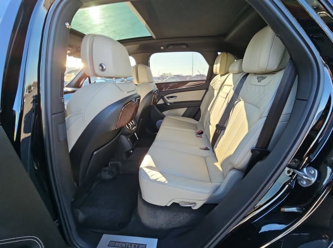 Bently BENTAYGA view 7