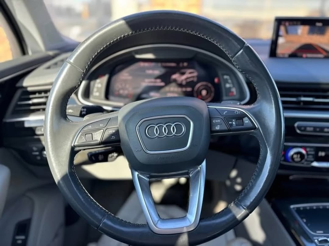 Audi Q7 Quattro Premium view 7
