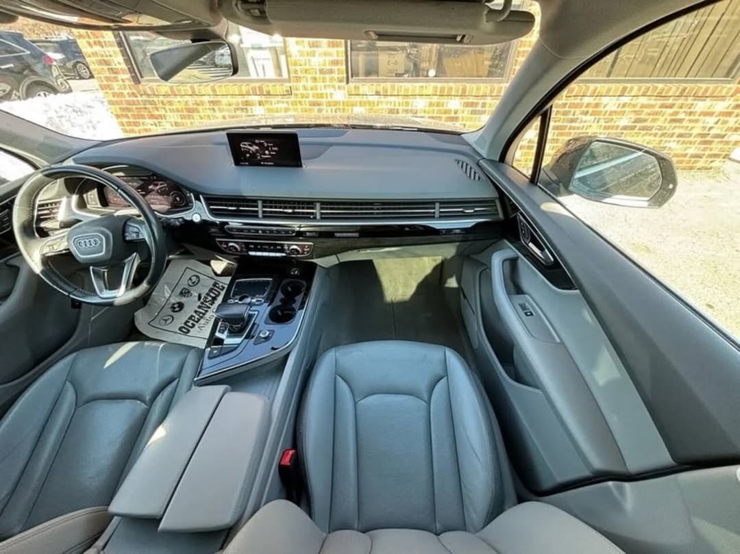 Audi Q7 Quattro Premium view 5