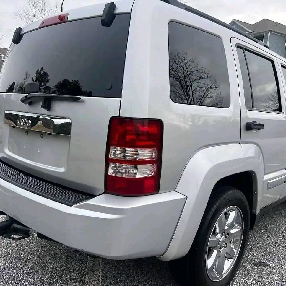 Jeep Liberty Sport view 2