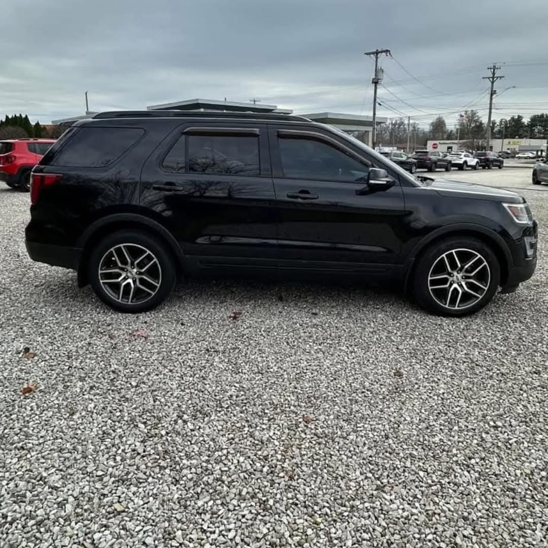 Ford Explorer Sport view 6