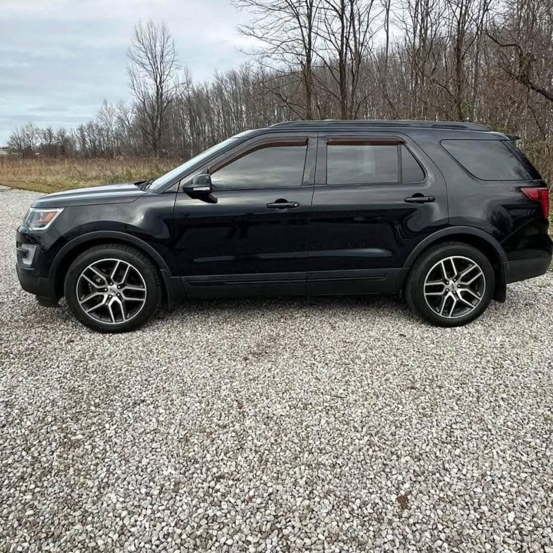 Ford Explorer Sport view 8