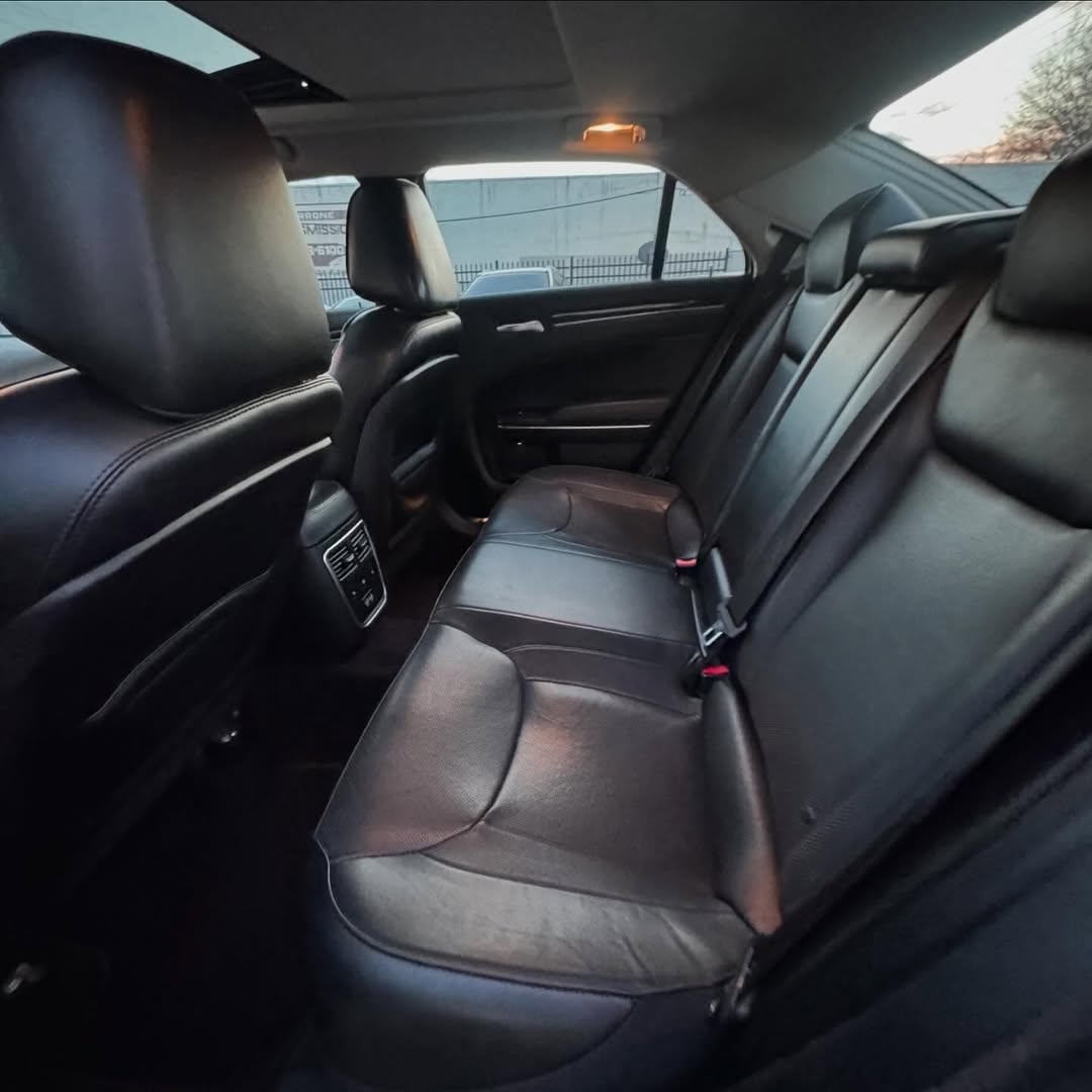 Chrysler 300c V7k view 5