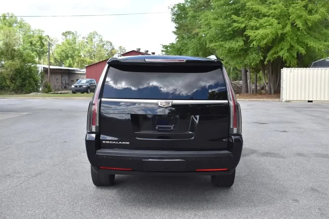 Cadillac Escalade view 3