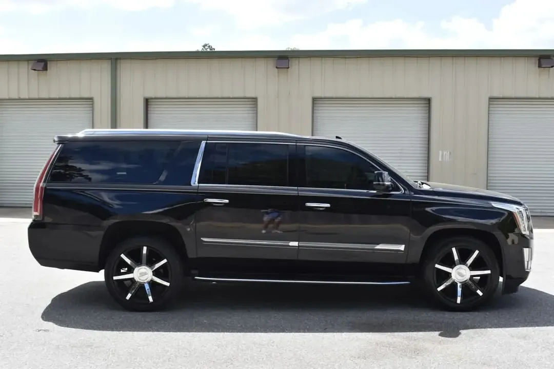 Cadillac Escalade view 8
