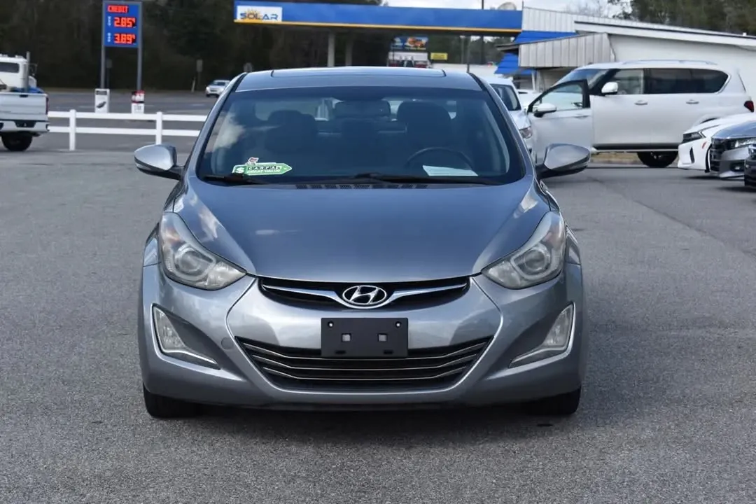 Hyundai Elantra view 2