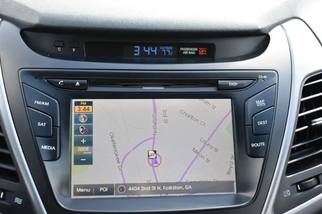 Hyundai Elantra view 7