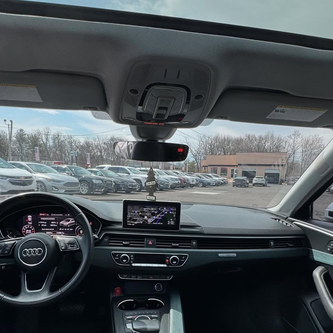 Audi A4 view 4