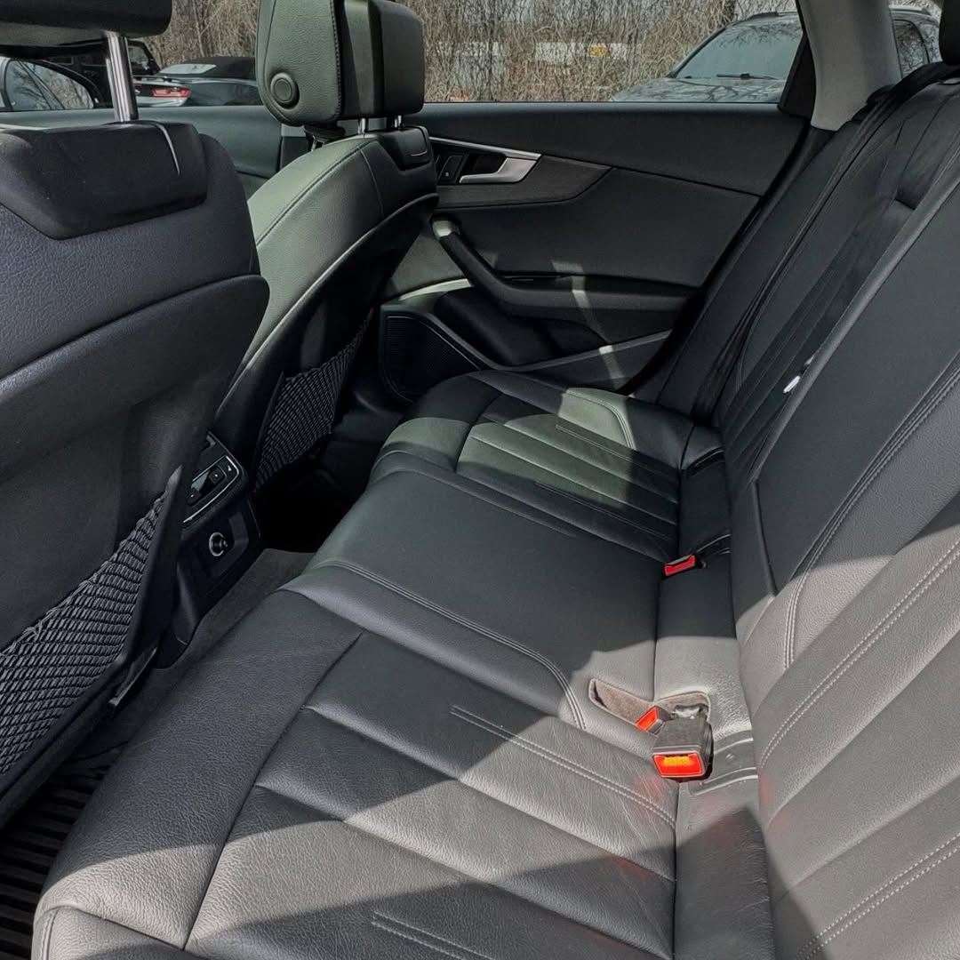 Audi A4 view 5