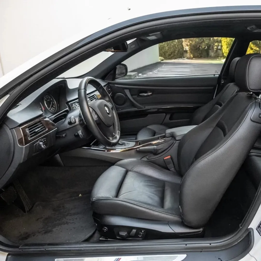 BMW 335i Coupe view 7
