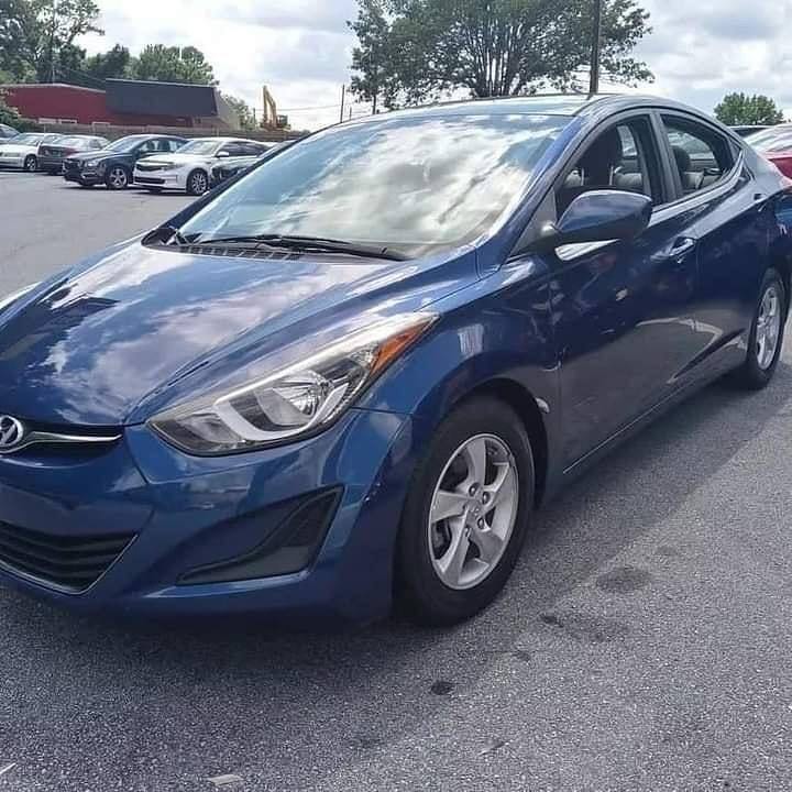 Hyundai Elantra view 6