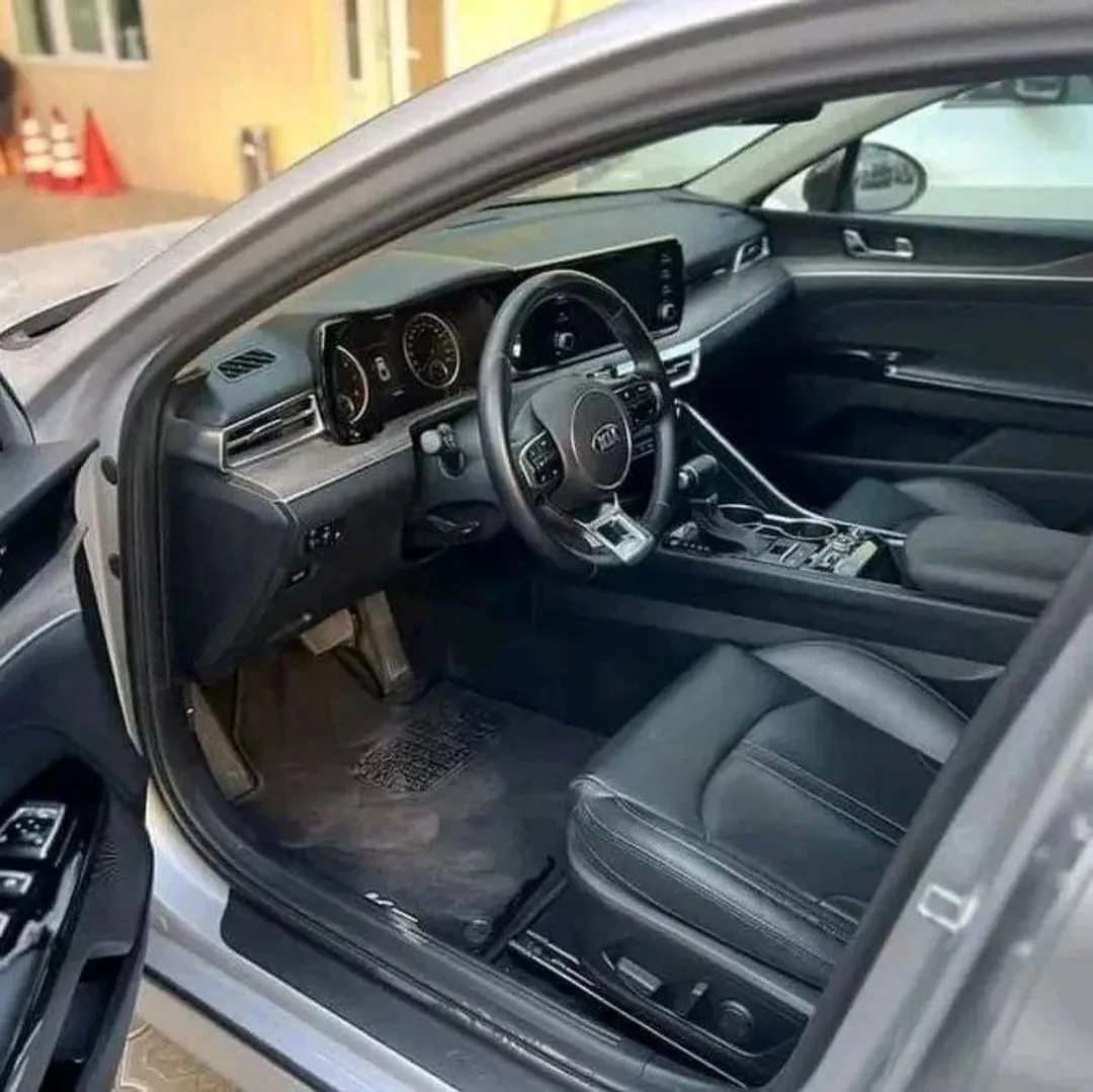 Kia K5 view 5