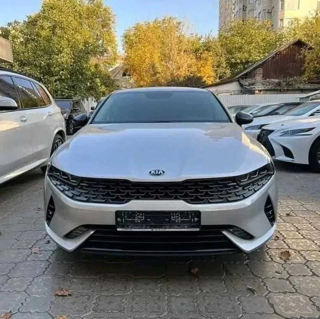 Kia K5 view 2