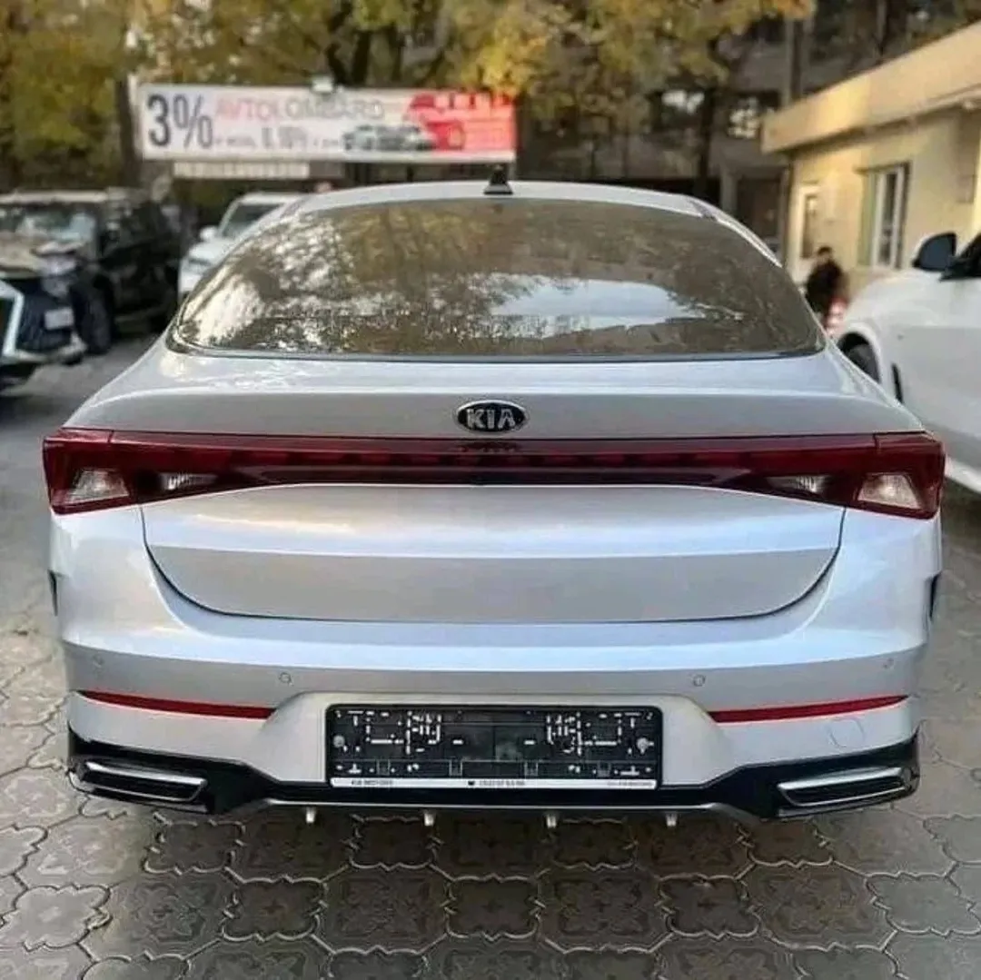Kia K5 view 7