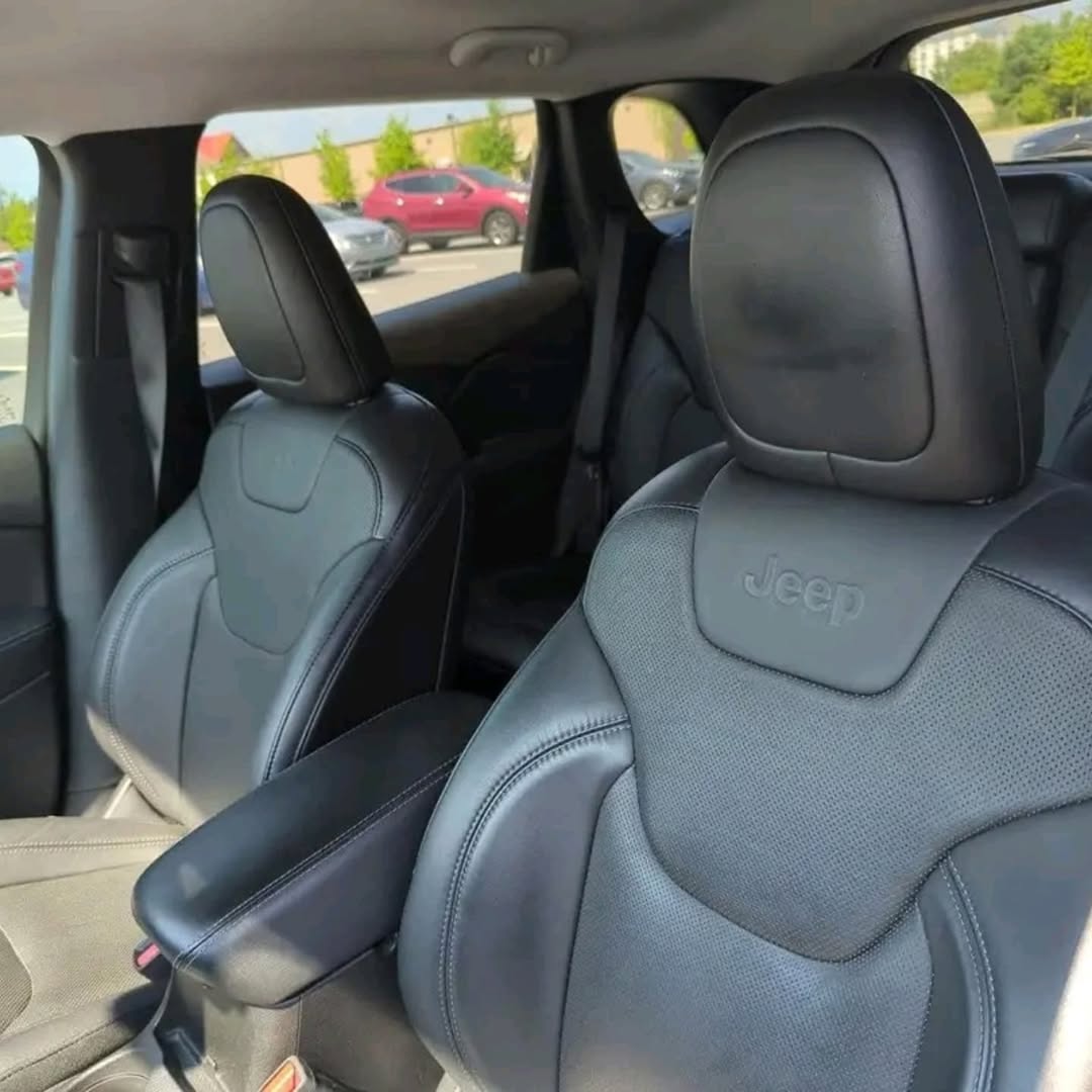 Jeep Cherokee Latitude Lux FWD view 5
