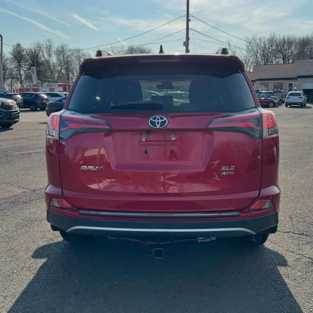 Toyota Rav4 view 7