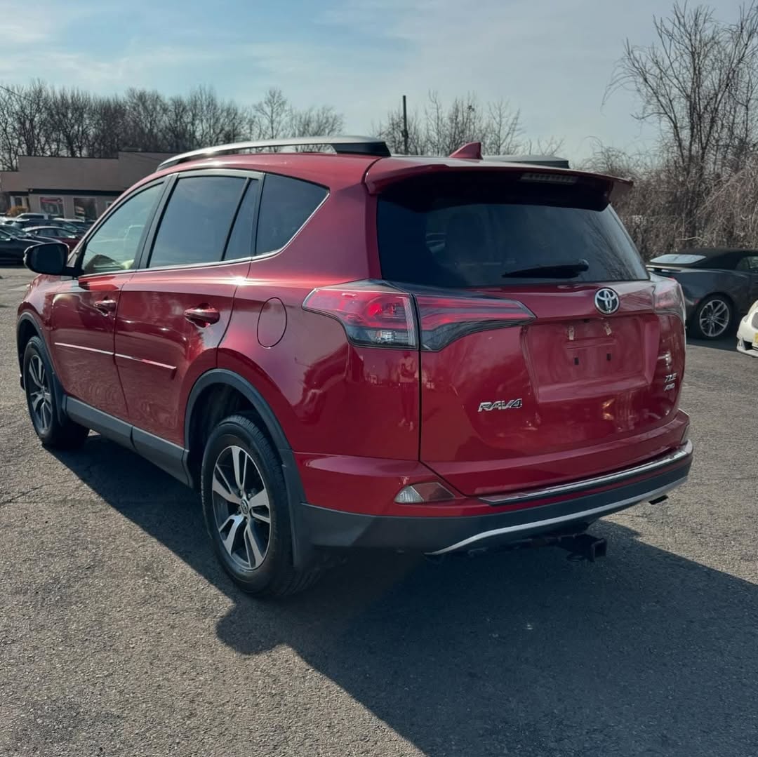 Toyota Rav4 view 6