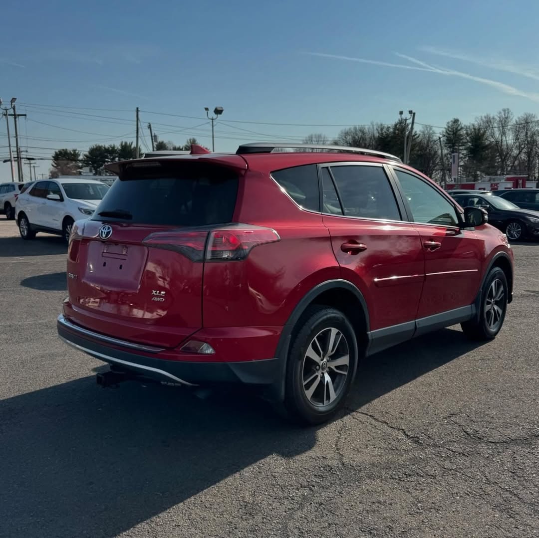 Toyota Rav4 view 5