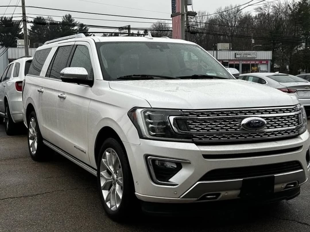 Ford Expedition MAX Platinum view 2