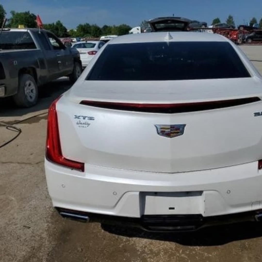 Cadillac XTS view 5