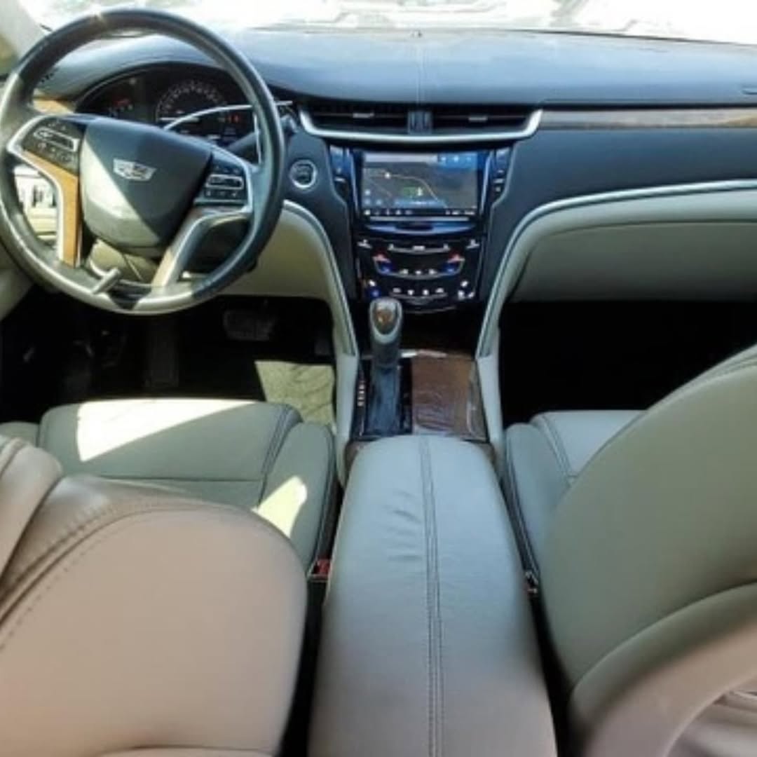 Cadillac XTS view 2