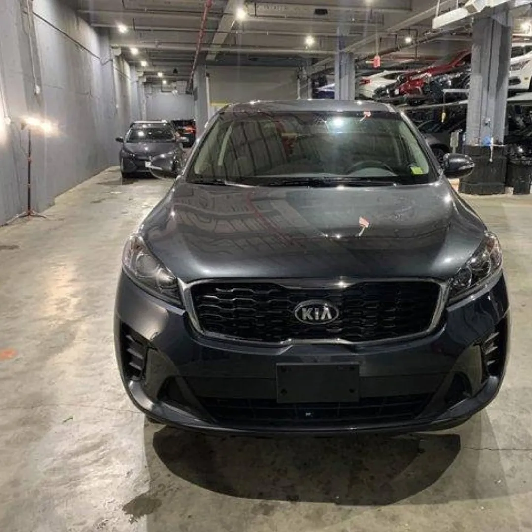 Kia Sorento LX view 4