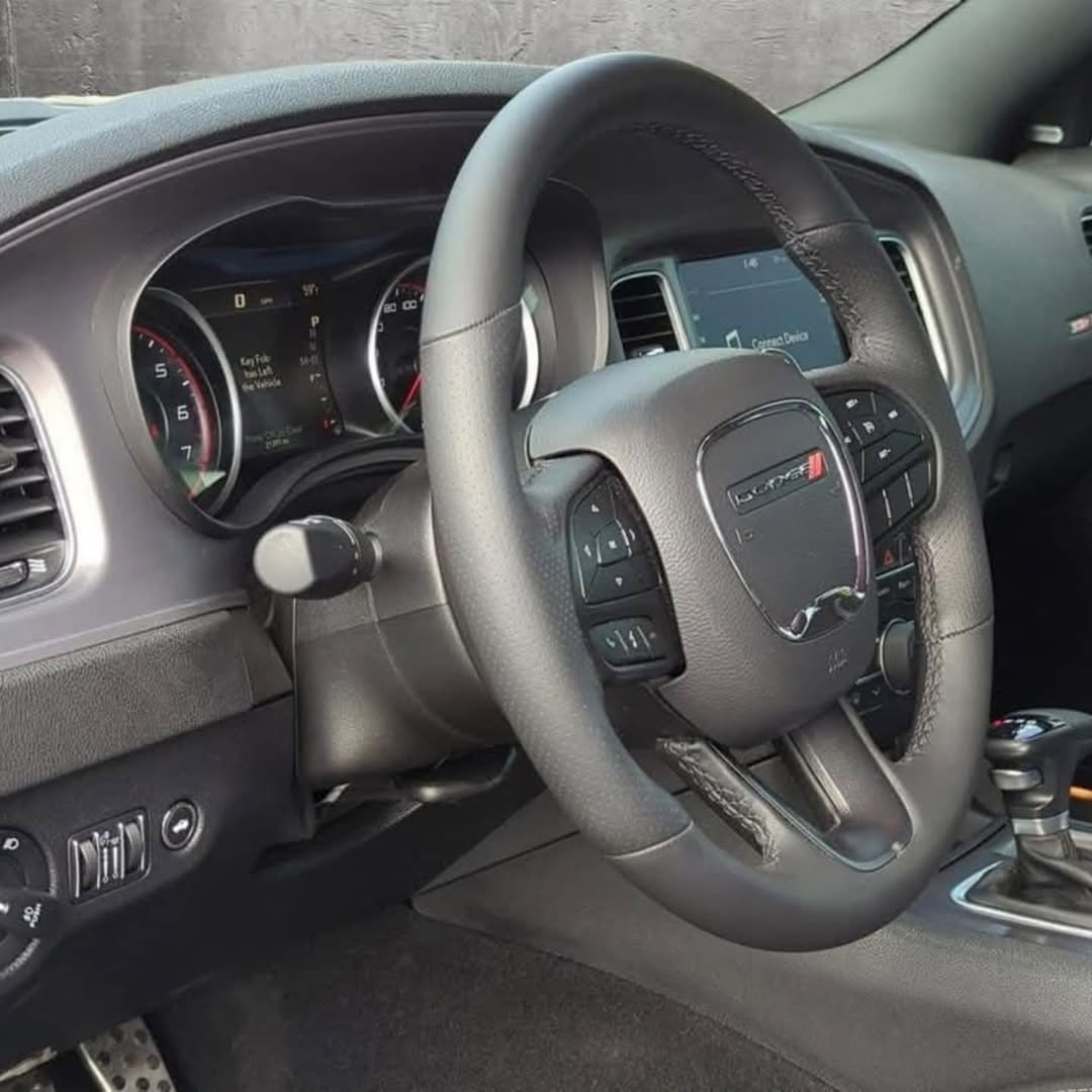 Dodge Charger Scat Pack RWD view 4