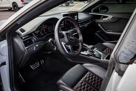 Audi Q5 view 5