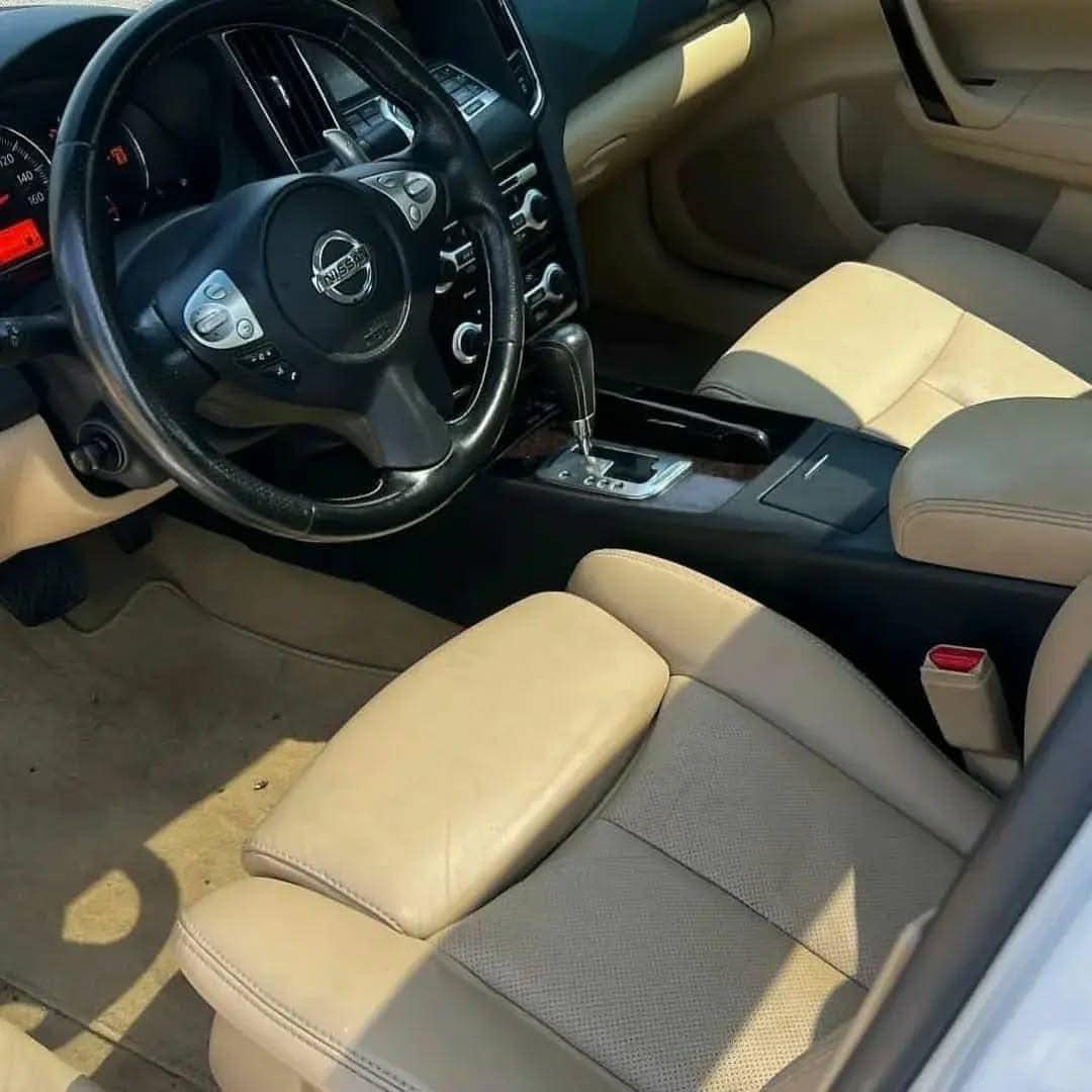 Nissans Maxima view 3