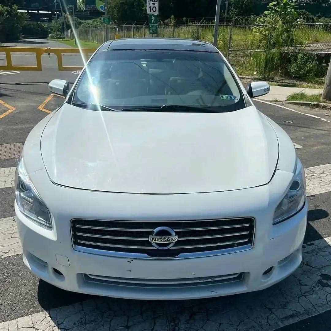 2010 Nissans Maxima for sale
