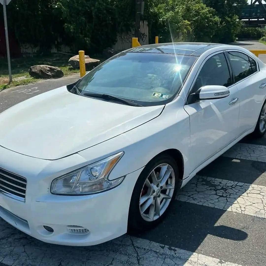 Nissans Maxima view 2