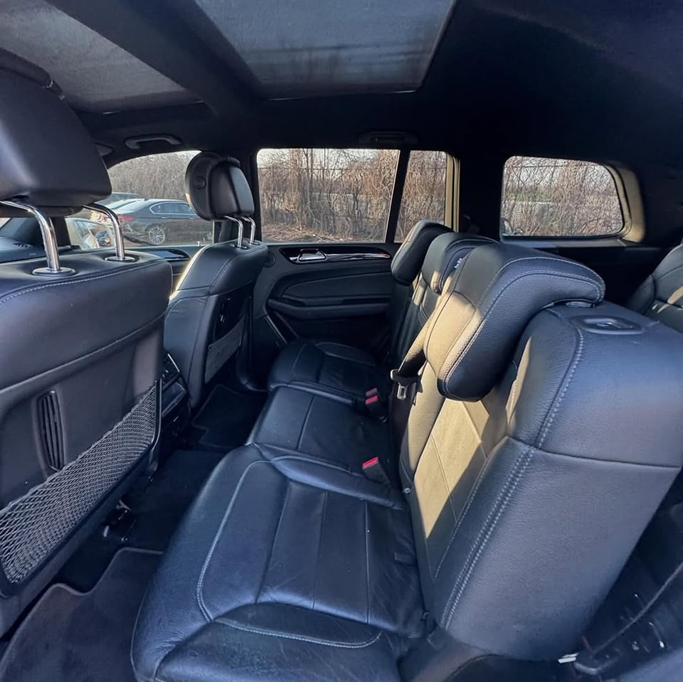 Mercedes Benz GLS 450 view 3