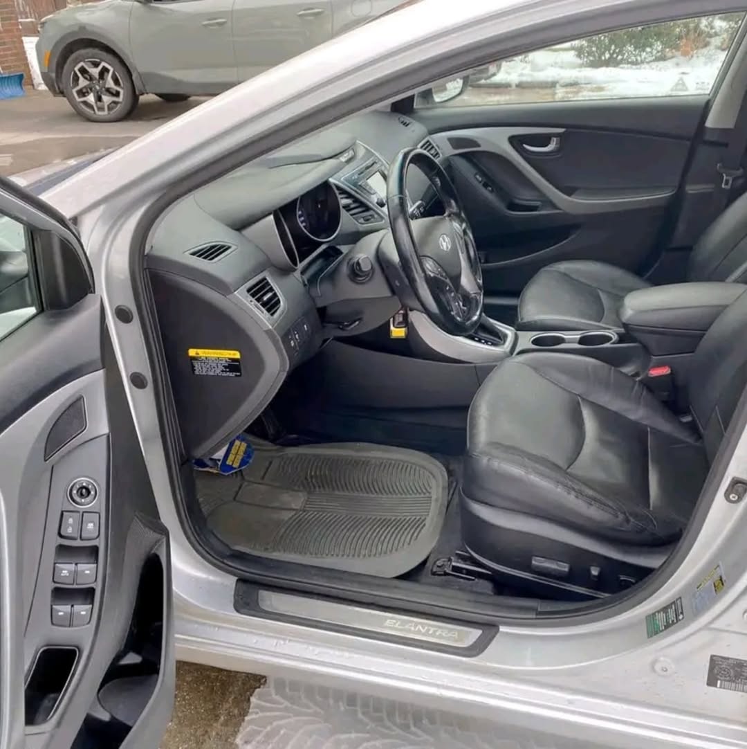 Hyundai Elantra view 6