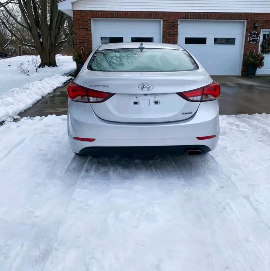 Hyundai Elantra view 7