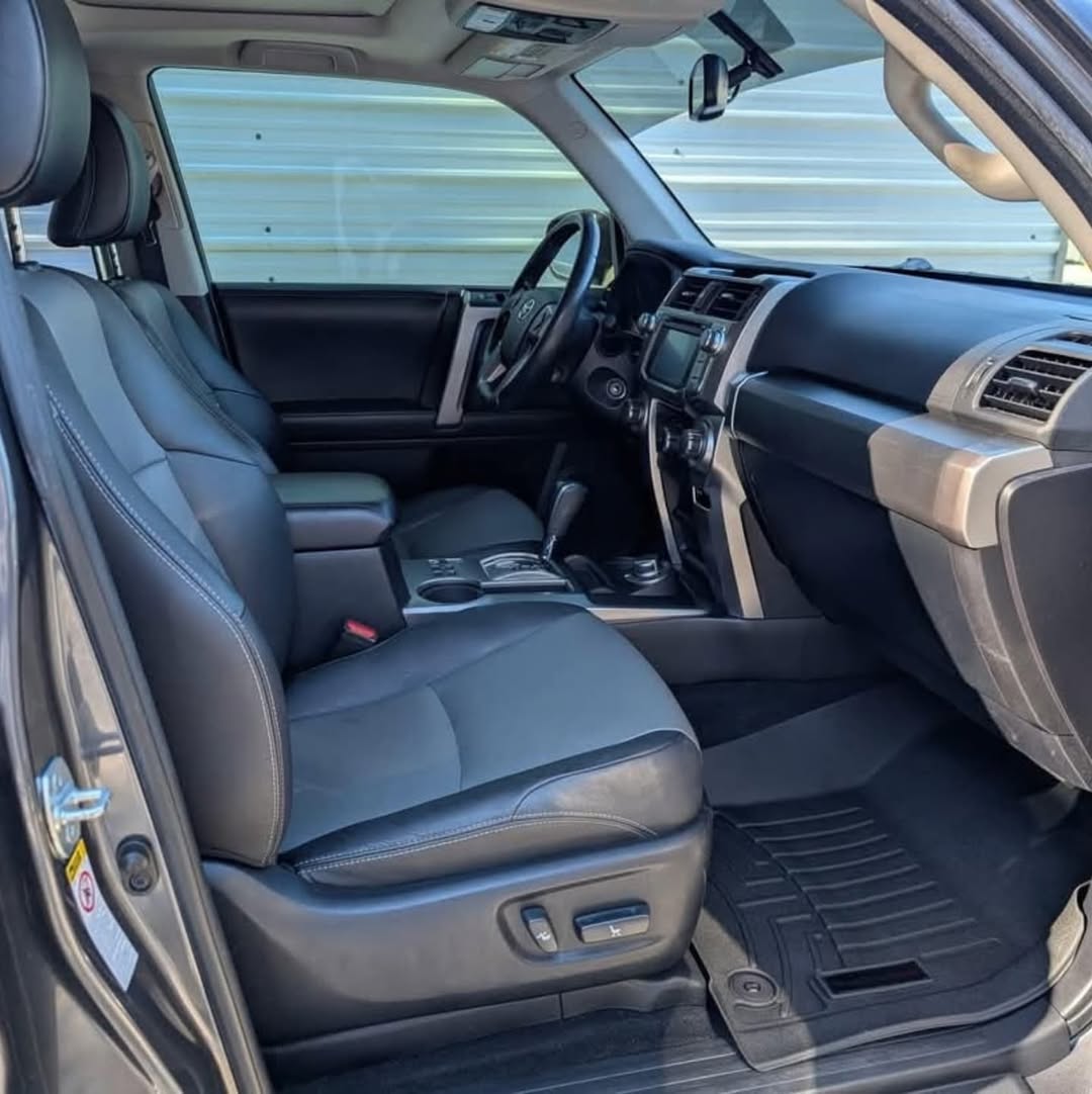 Toyota 4RUNNER SR5 view 7