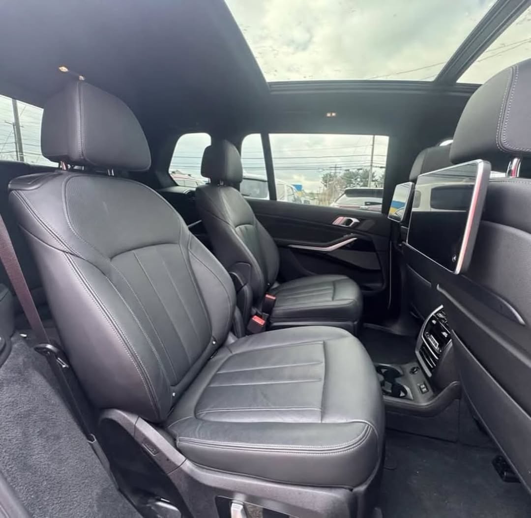 BMW X7 XDrive40i view 7