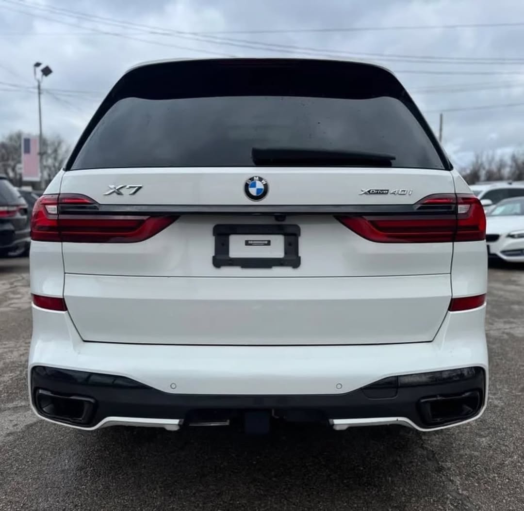 BMW X7 XDrive40i view 8