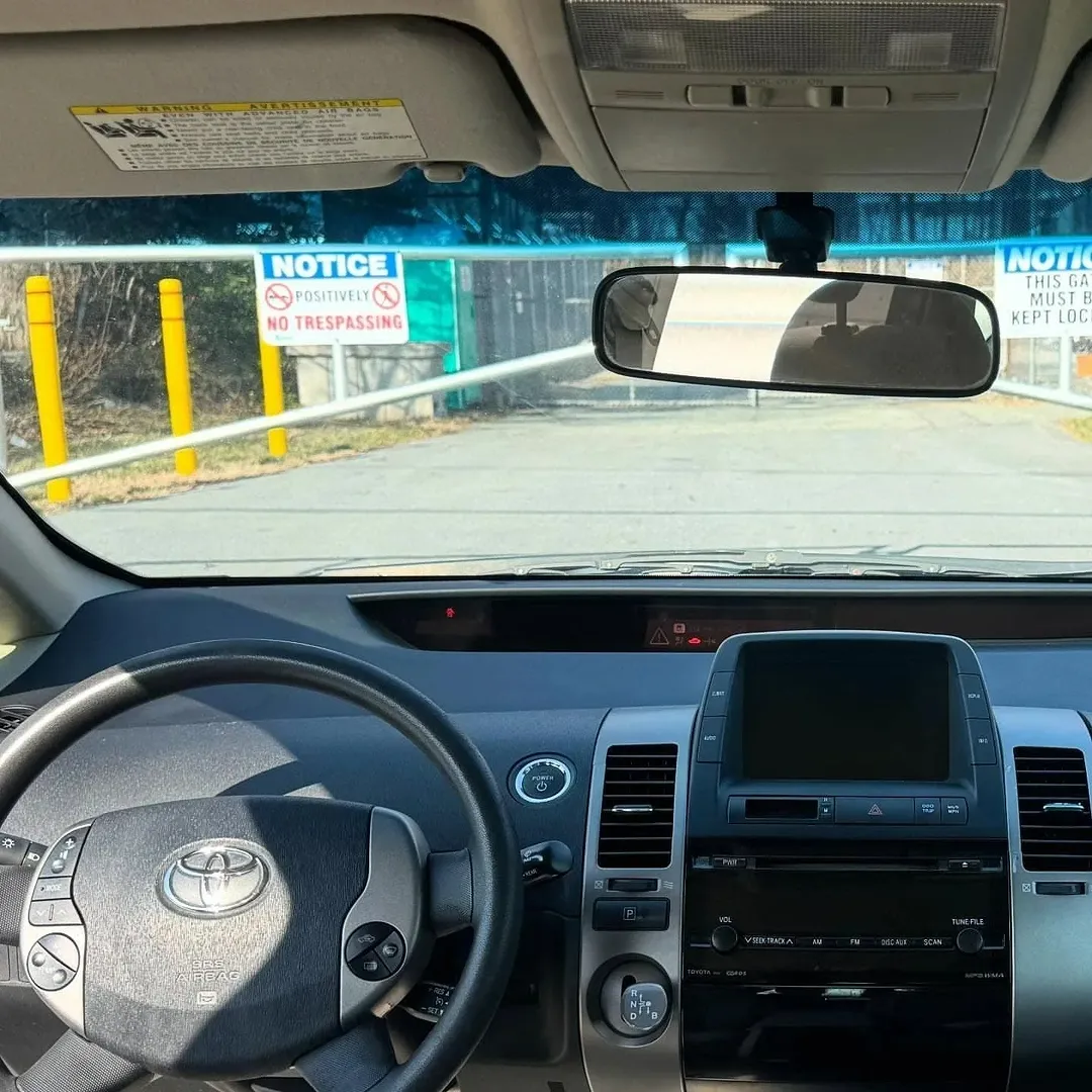 Toyota Prius view 4