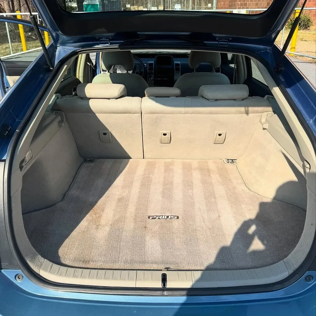 Toyota Prius view 7
