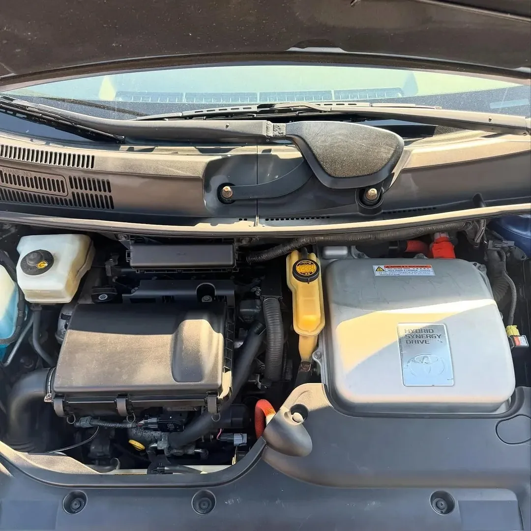 Toyota Prius view 8