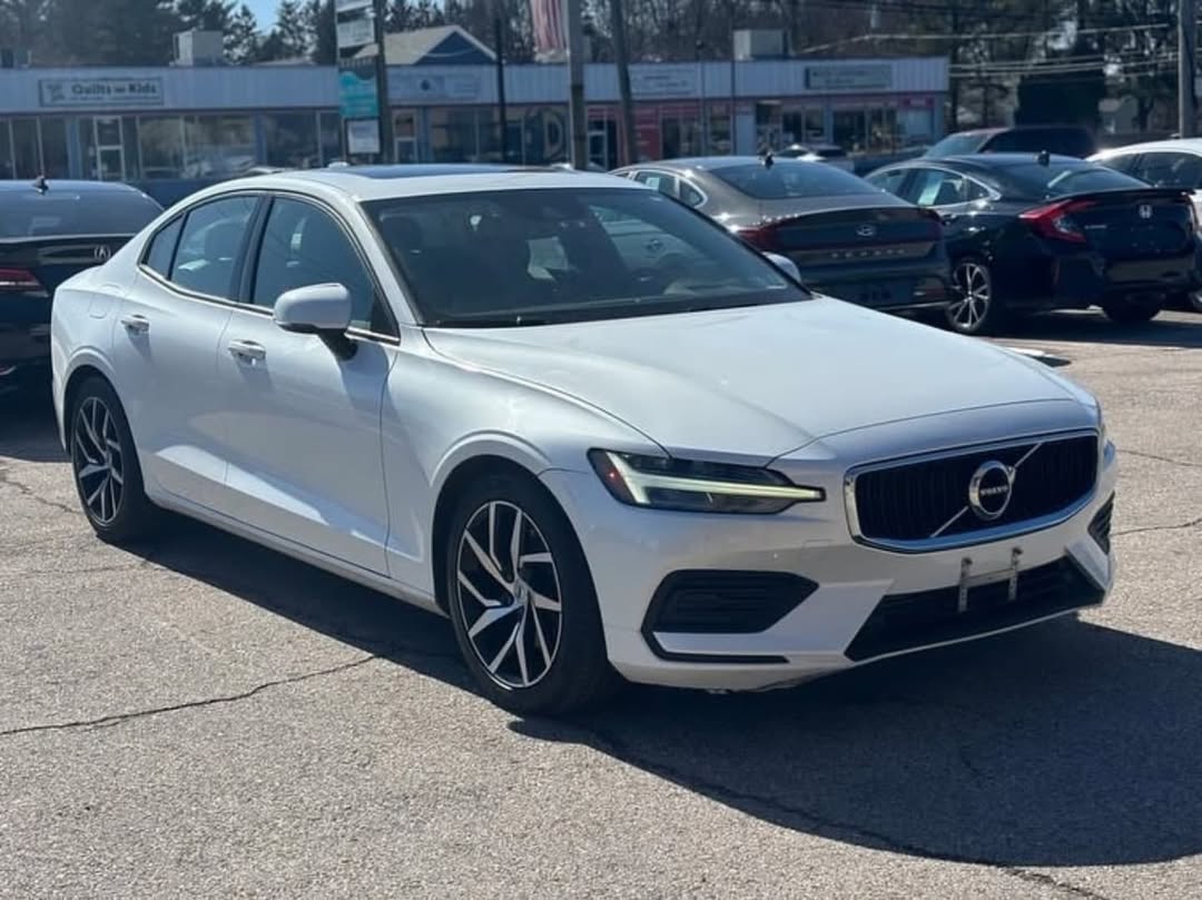 Volvo S60 T5 Momentum view 2