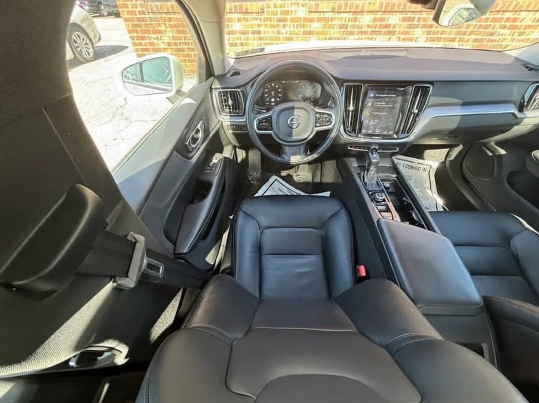 Volvo S60 T5 Momentum view 5