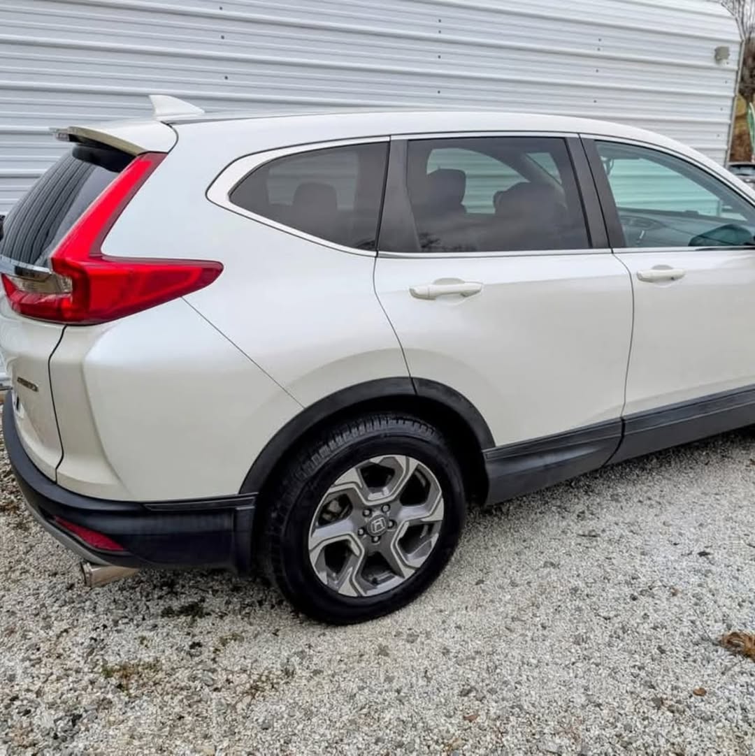 Honda CR-V EX-L view 4