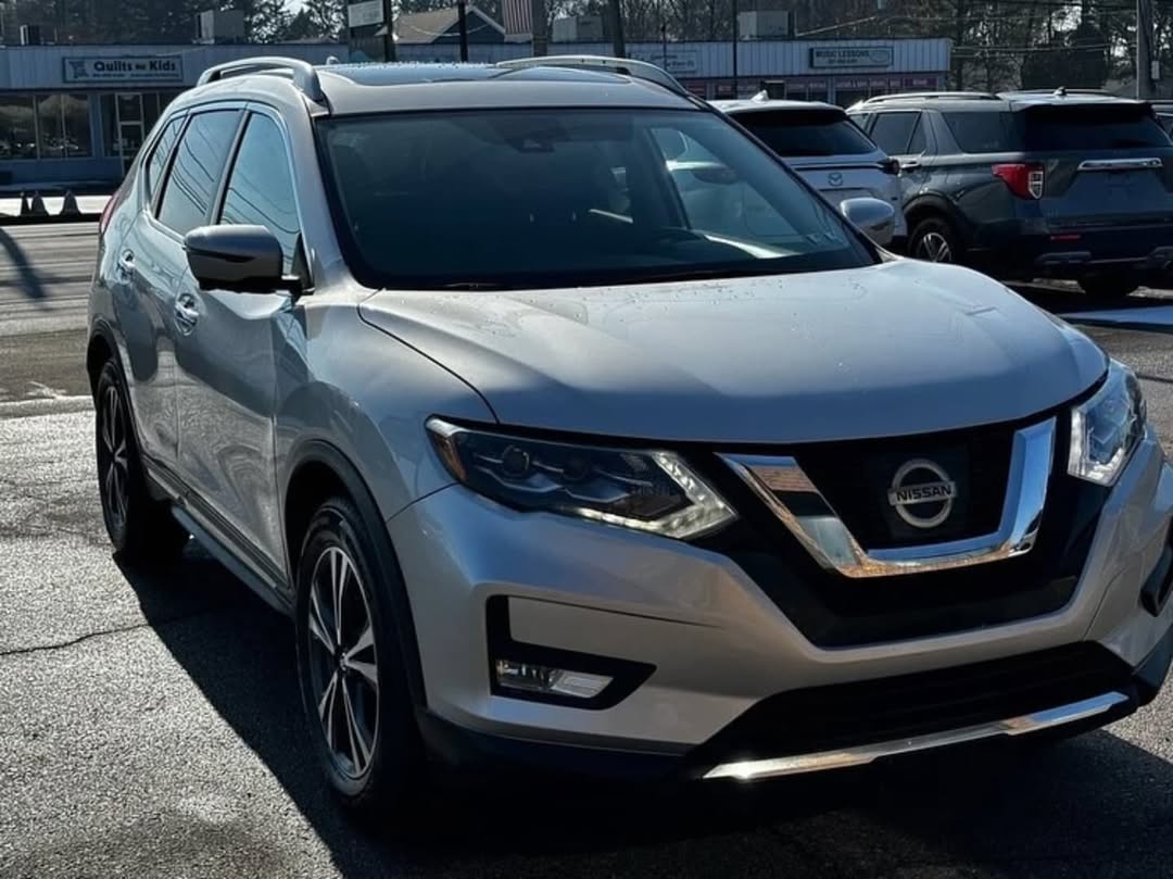 Nissan Rogue SL view 2
