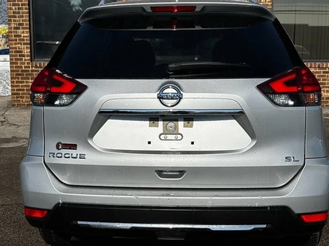 Nissan Rogue SL view 7
